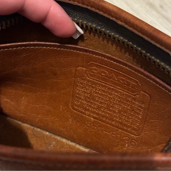 VINTAGE COACH British Tan Leather Zippered Crossbody Bag - EUC RARE - Picture 4 of 16